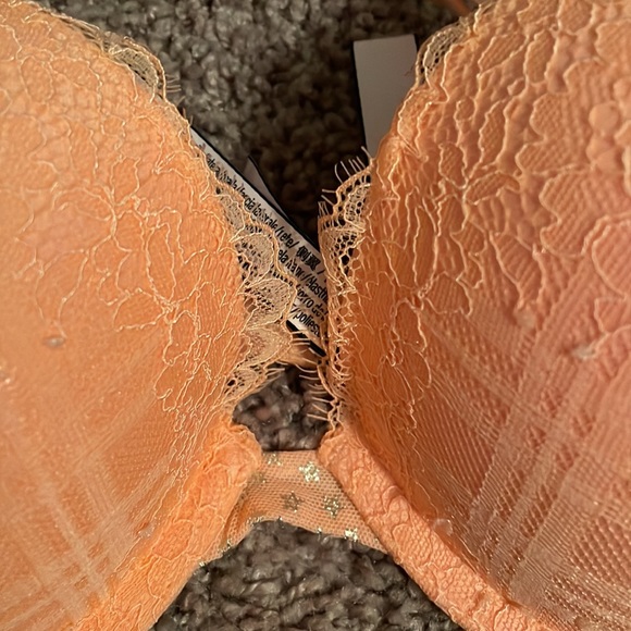 Victoria’s Secret push up bra size 34C - Picture 4 of 4